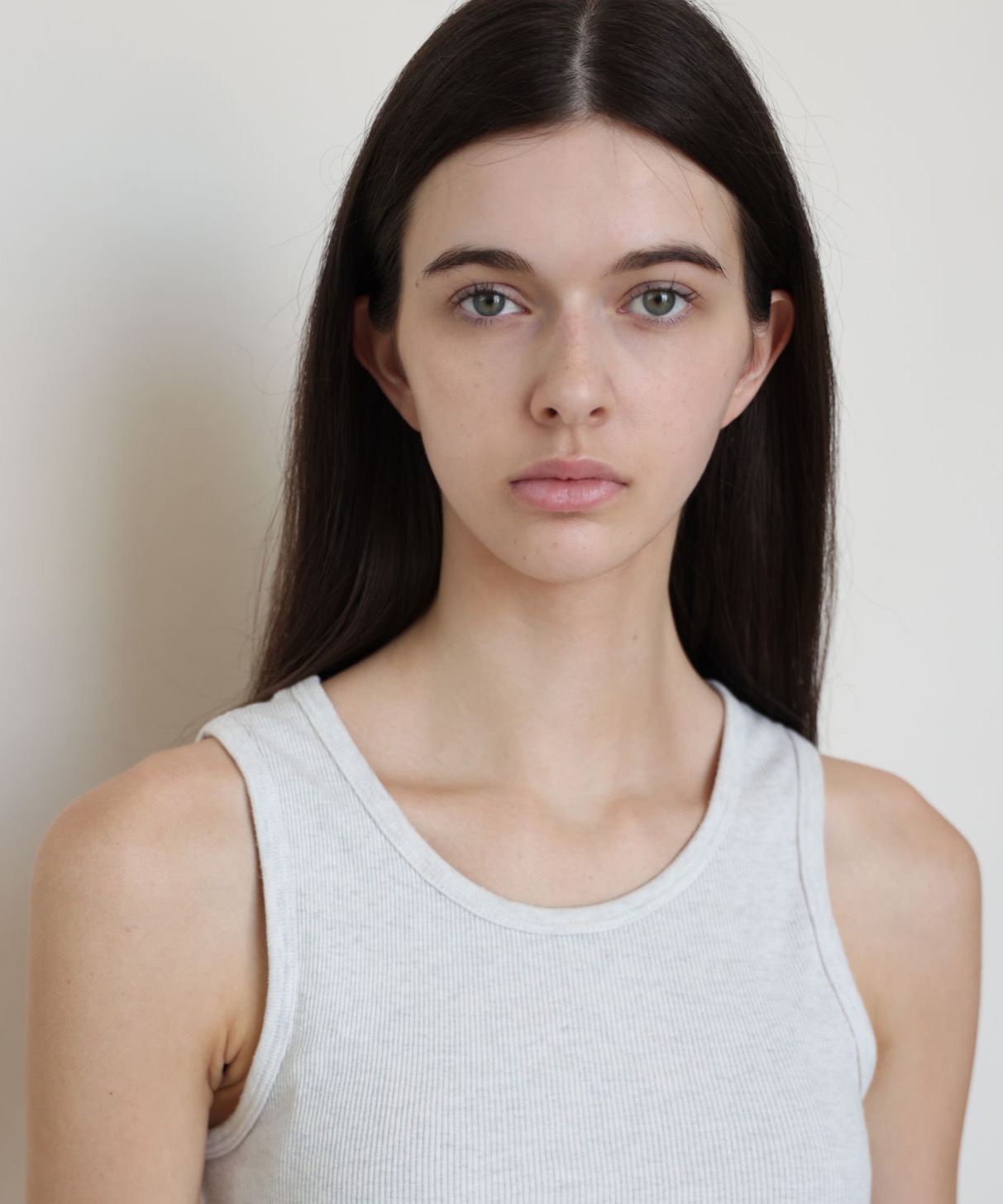 Nikki Arezzi