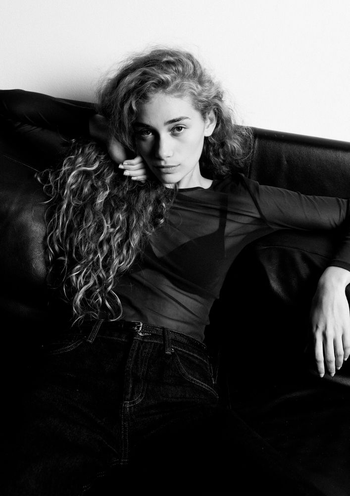 Lara Lochmanová — Senza titolo-24