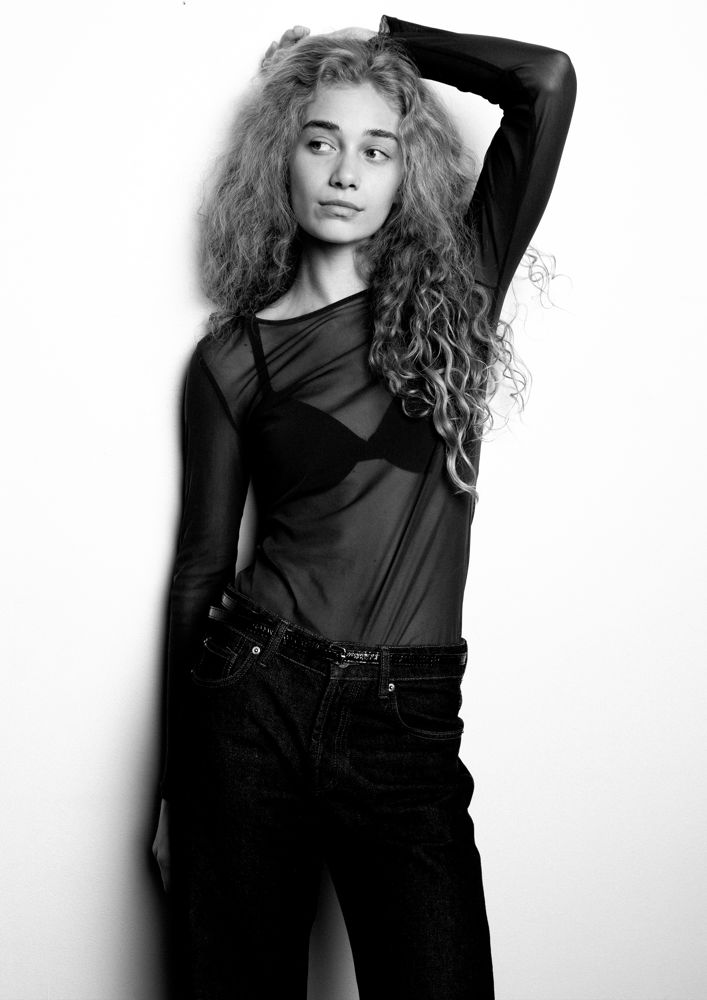 Lara Lochmanová — Senza titolo-23